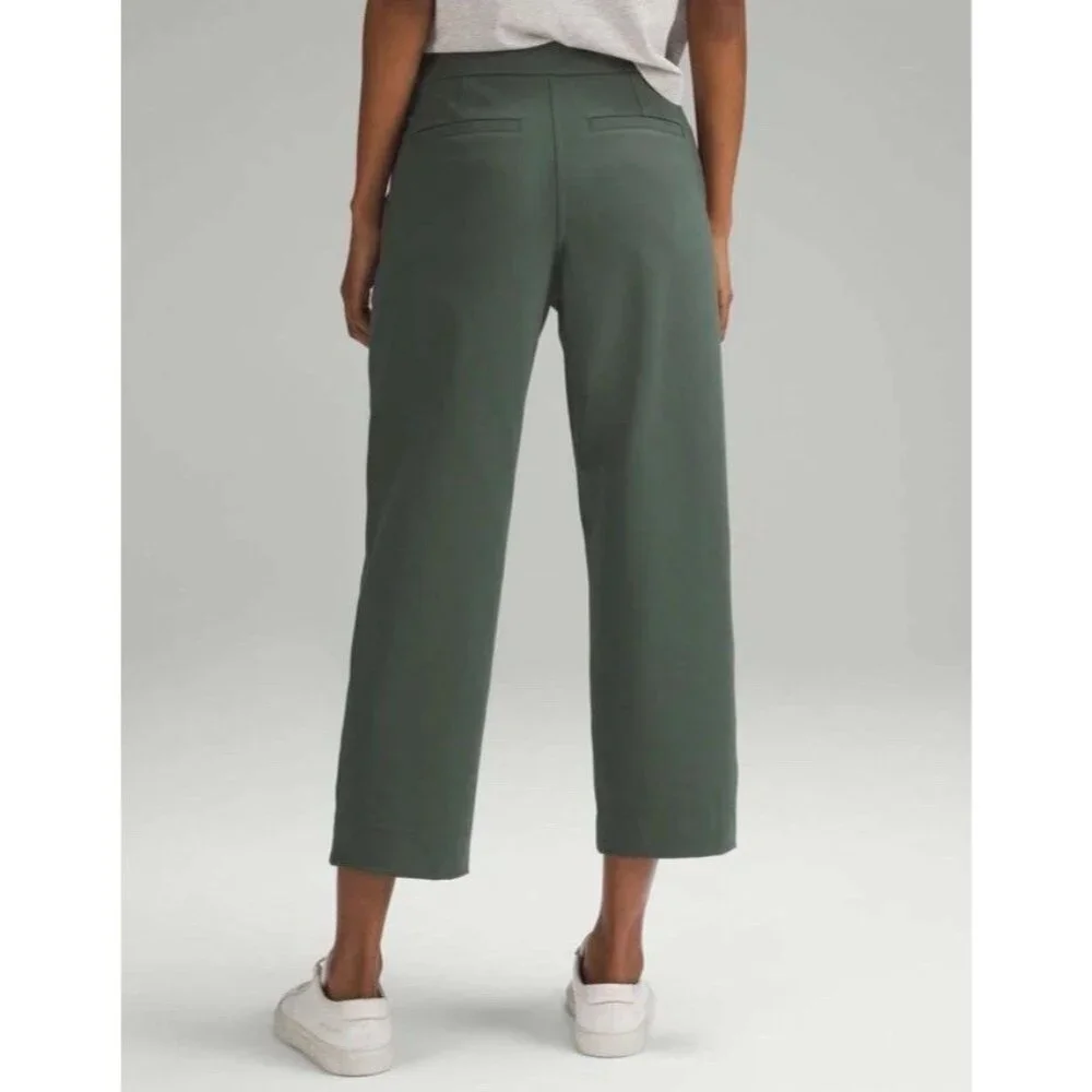 Lululemon Tapered-Leg Mid-Rise Crop 25" *Luxtreme Dark Forest Size Medium - Picture 3 of 16